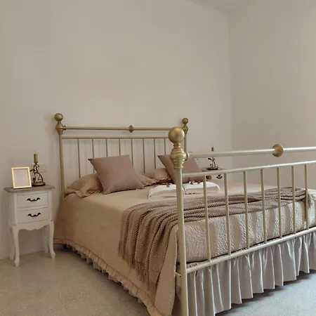 Lacerno Bed & Breakfast